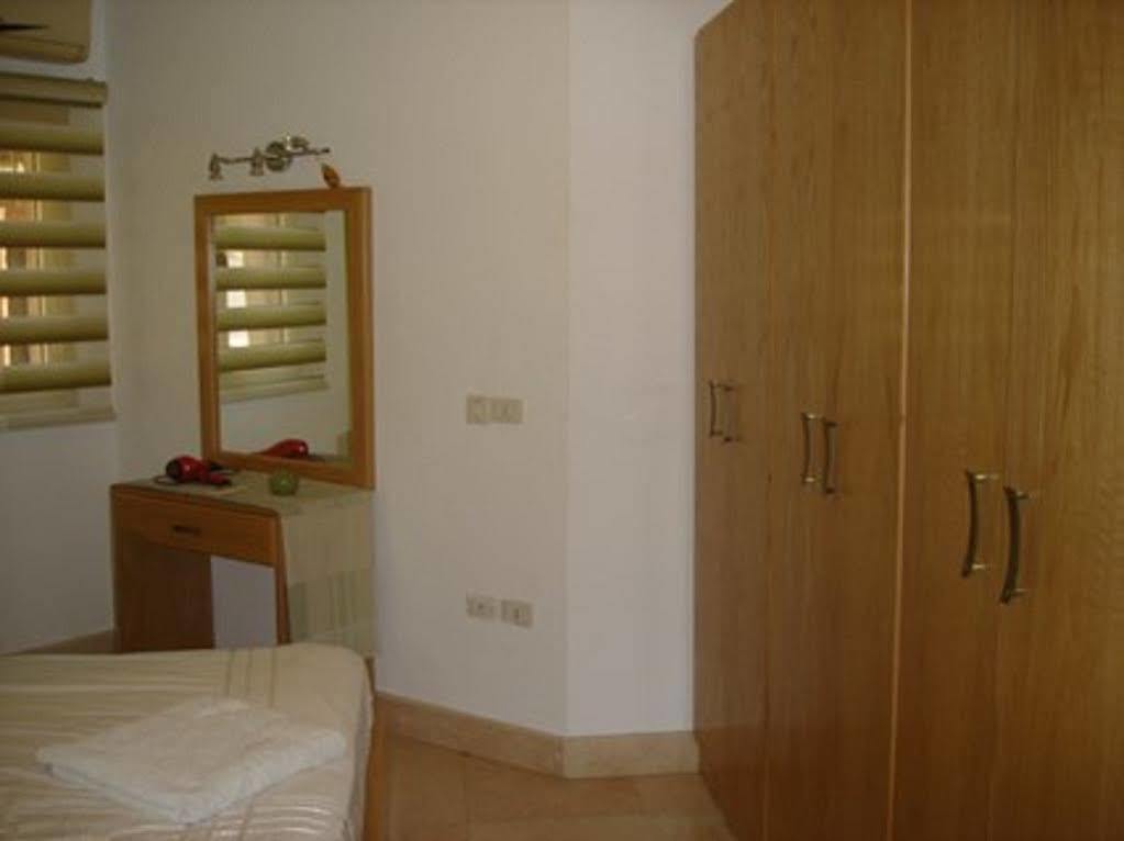 Hotel Regency Towers 3*