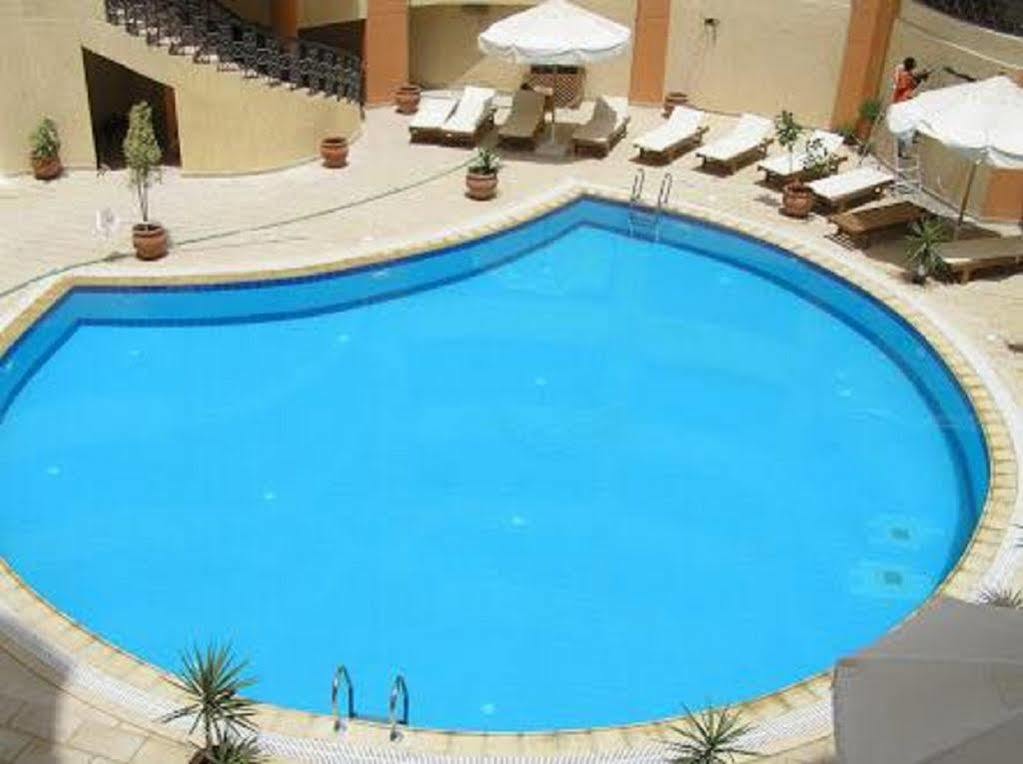 Hotel Regency Towers 3*