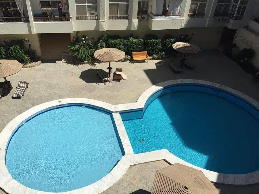 Hotel Regency Towers 3*